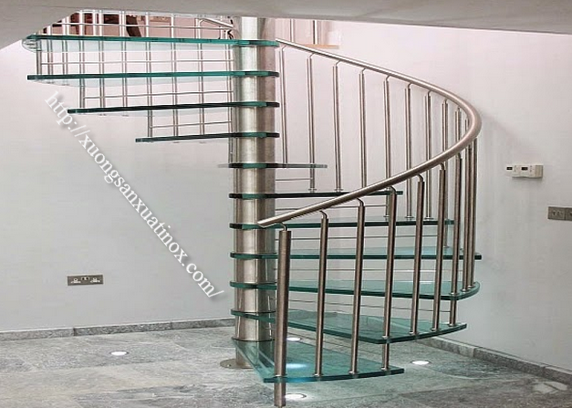 Cầu thang kính inox - Xưởng Sản Xuất Inox Dân Dụng Toán Huệ